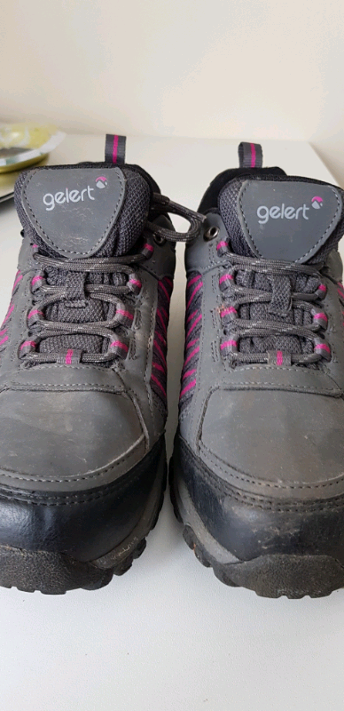 ladies walking boots size 6